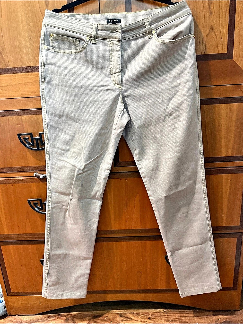 Escada Straight Leg Jeans in Beige Waist 42